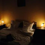 Palace 3*