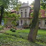 Palace 3*