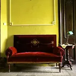 Palace 3*