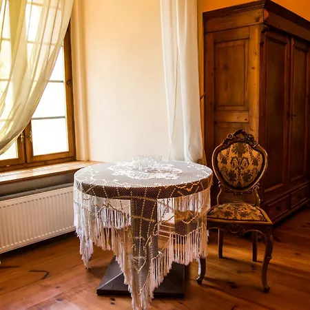Palace 4*