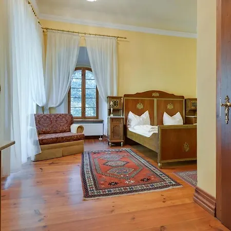 Palace Bed and breakfast
