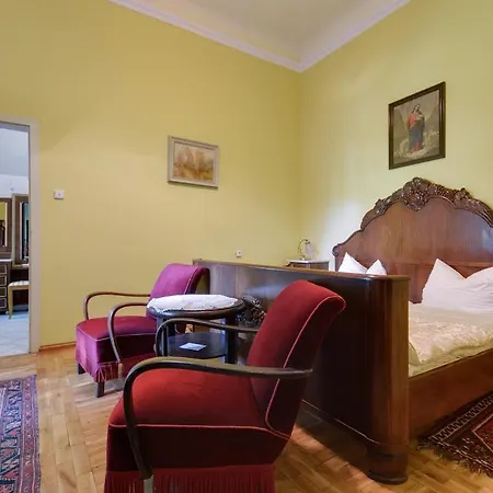 Palace Bed and Breakfast 3*