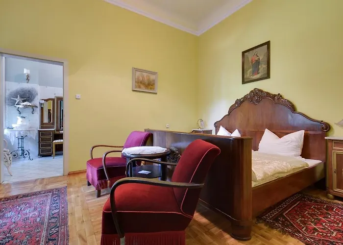 Palace Bed and Breakfast 3*